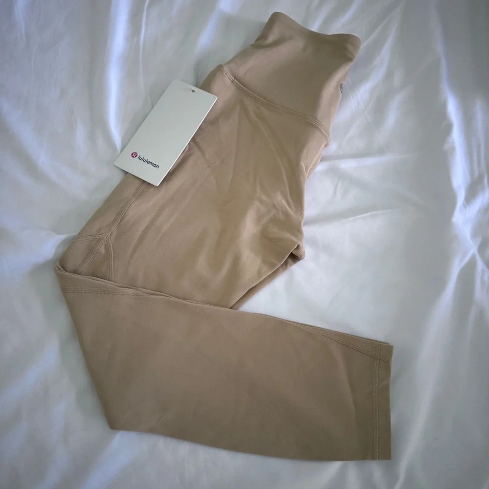🆕🧡 Lululemon Nulu High-Rise Yoga Crop 23” - Pecan Tan